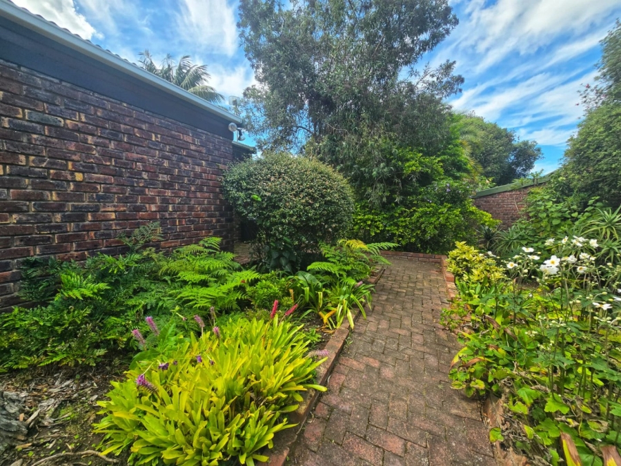 1 Bedroom Property for Sale in Hoekwil Western Cape